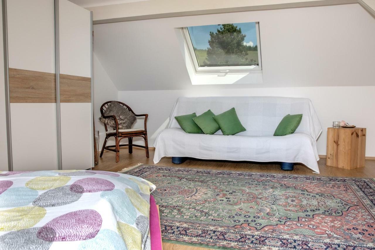 Ferienappartement Hennen Apartment